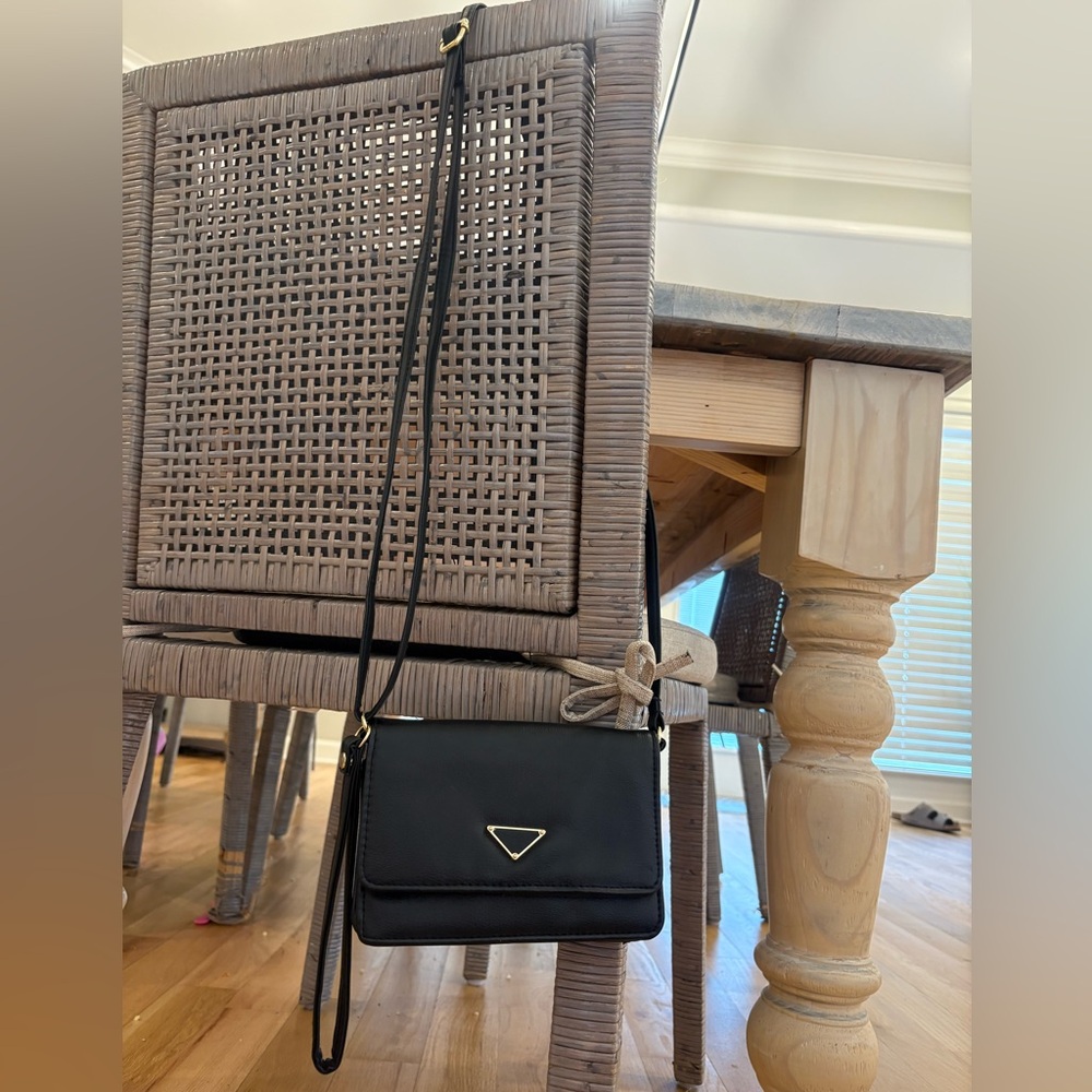 Black Gold Faux Leather Elegant Crossbody Bag Clutch Wallet Purse Small